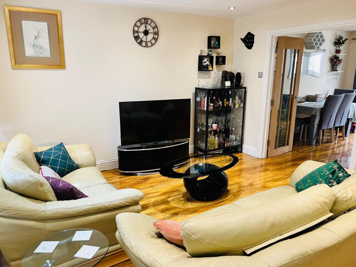 Reading West Homestay Esterno foto