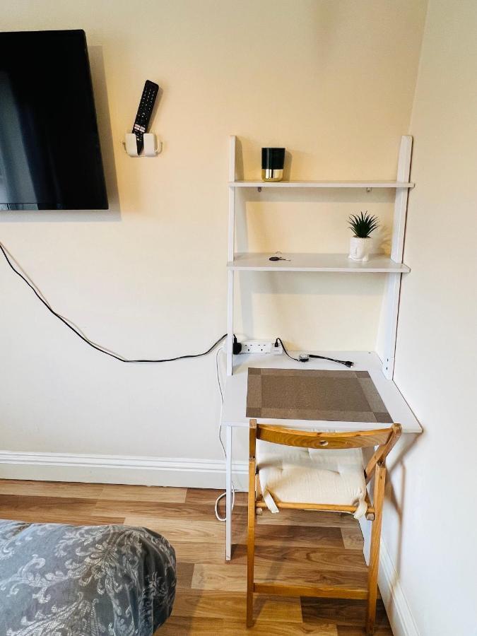 Reading West Homestay Esterno foto