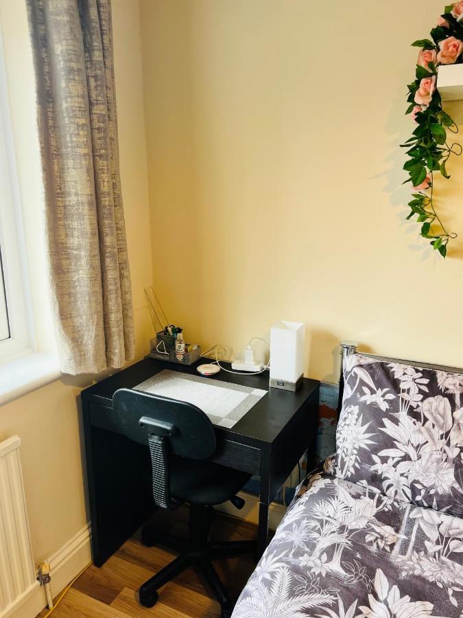 Reading West Homestay Esterno foto